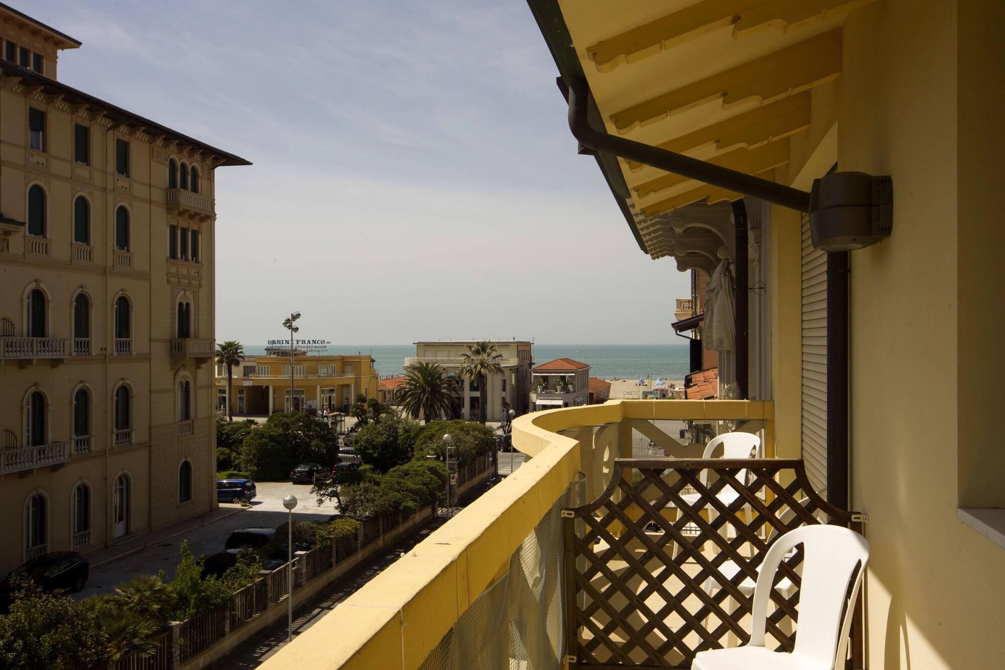 Playa 3* Viareggio